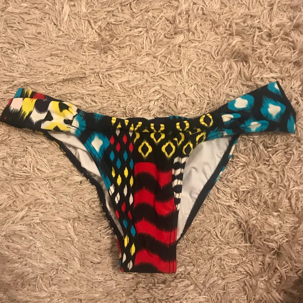 billabong L bottom